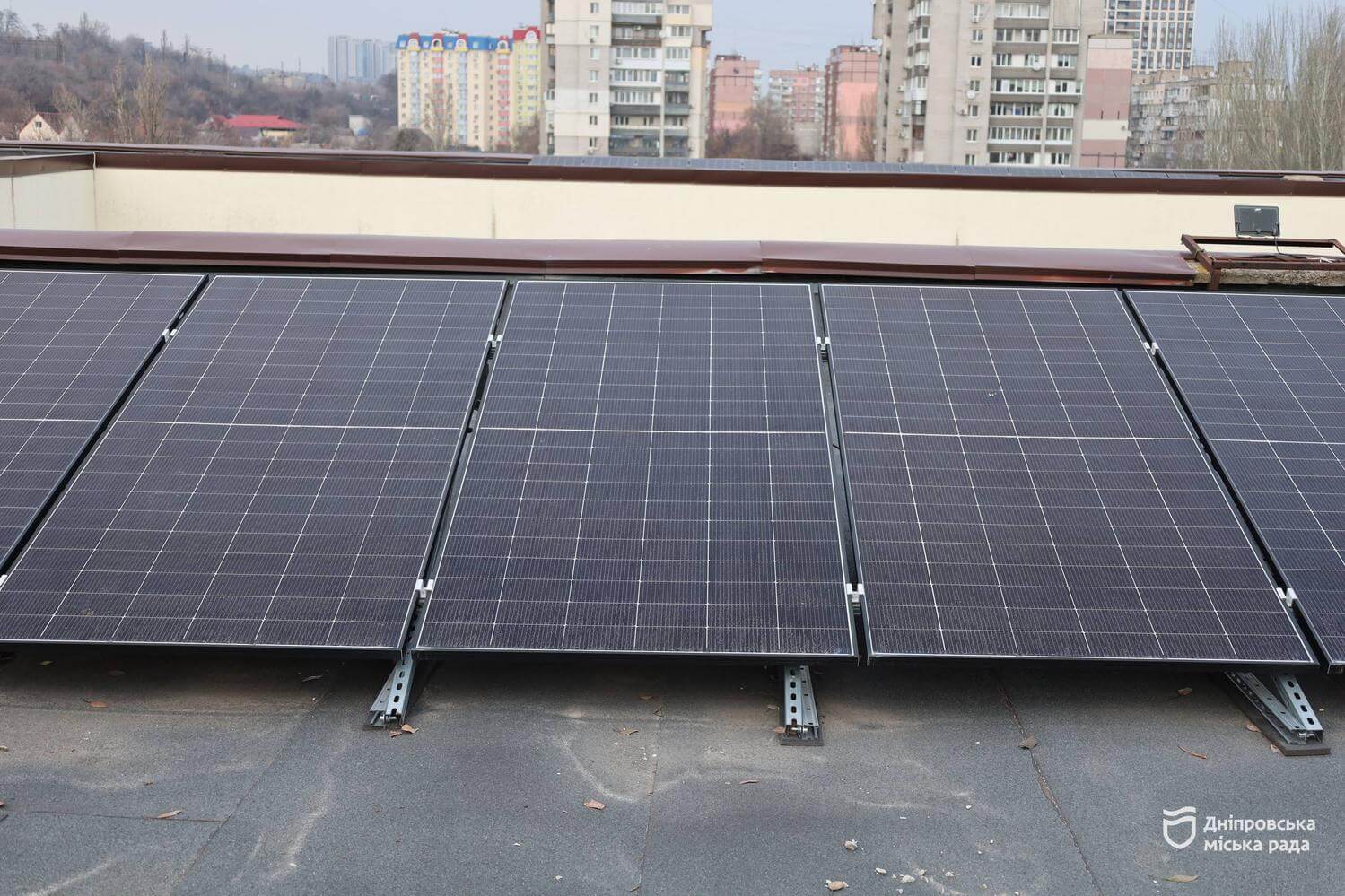 Енергонезалежність шкіл: у Дніпрі 127 освітніх закладів оснащено сонячними станціями