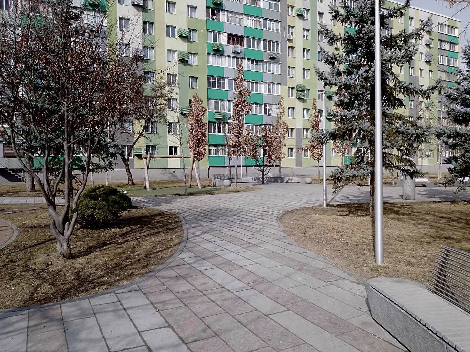 Парки Дніпра готують до весни: активний благоустрій