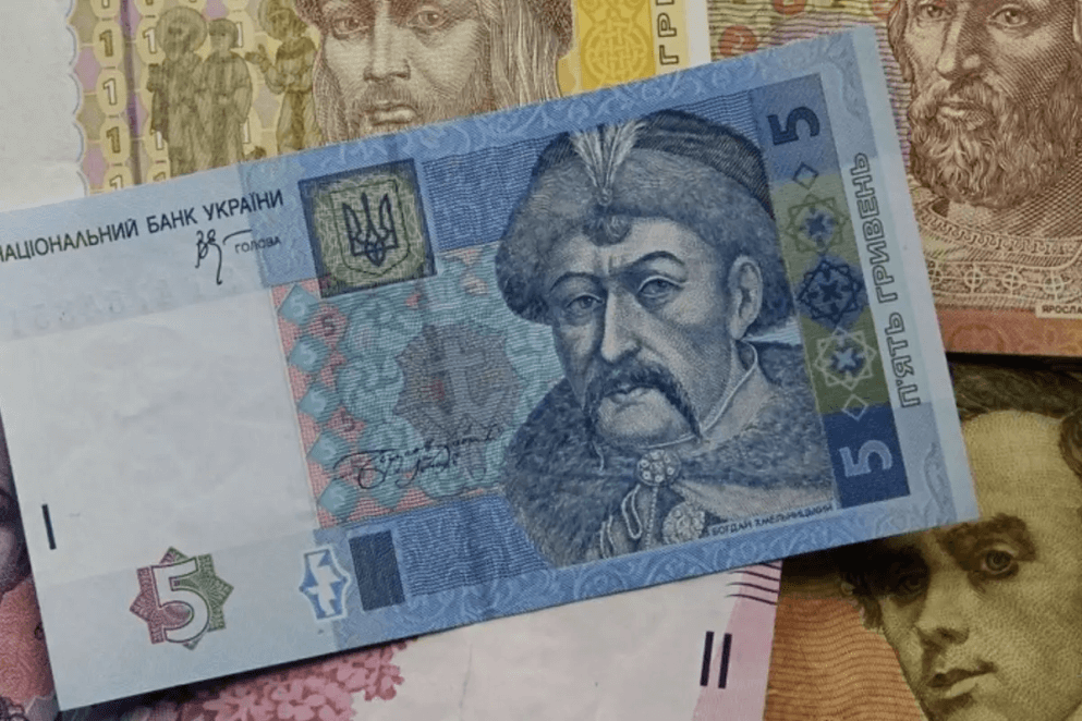Паперові гривні йдуть у небуття: зміни в обігу грошей