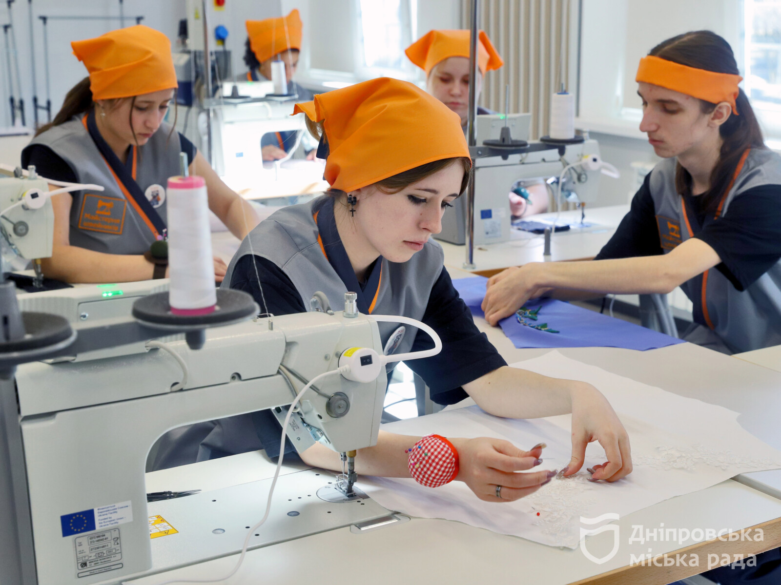 Відкрили нові майстерні для швейників у Дніпрі