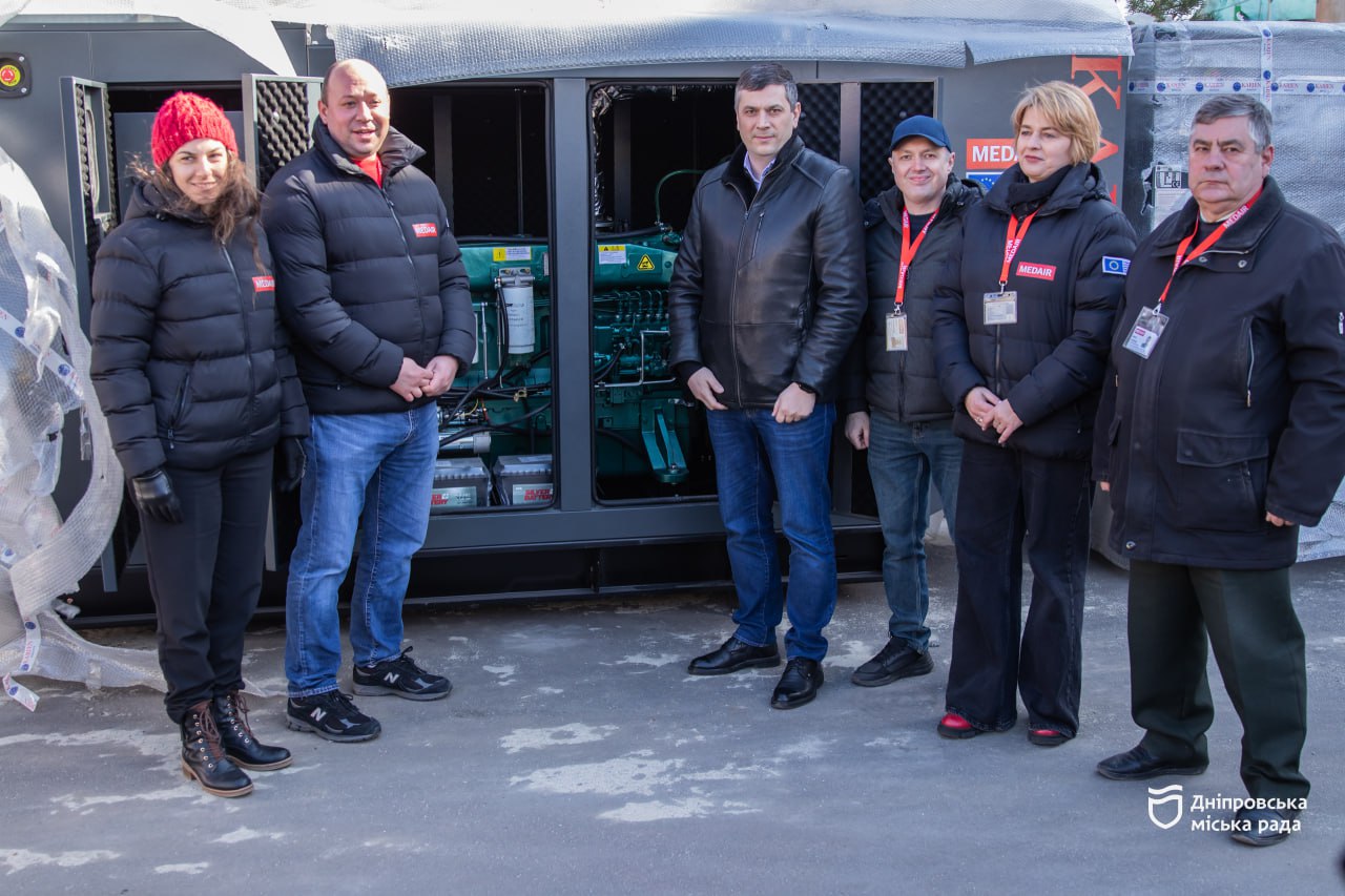 Дніпро отримав потужні генератори від Medair для забезпечення тепла