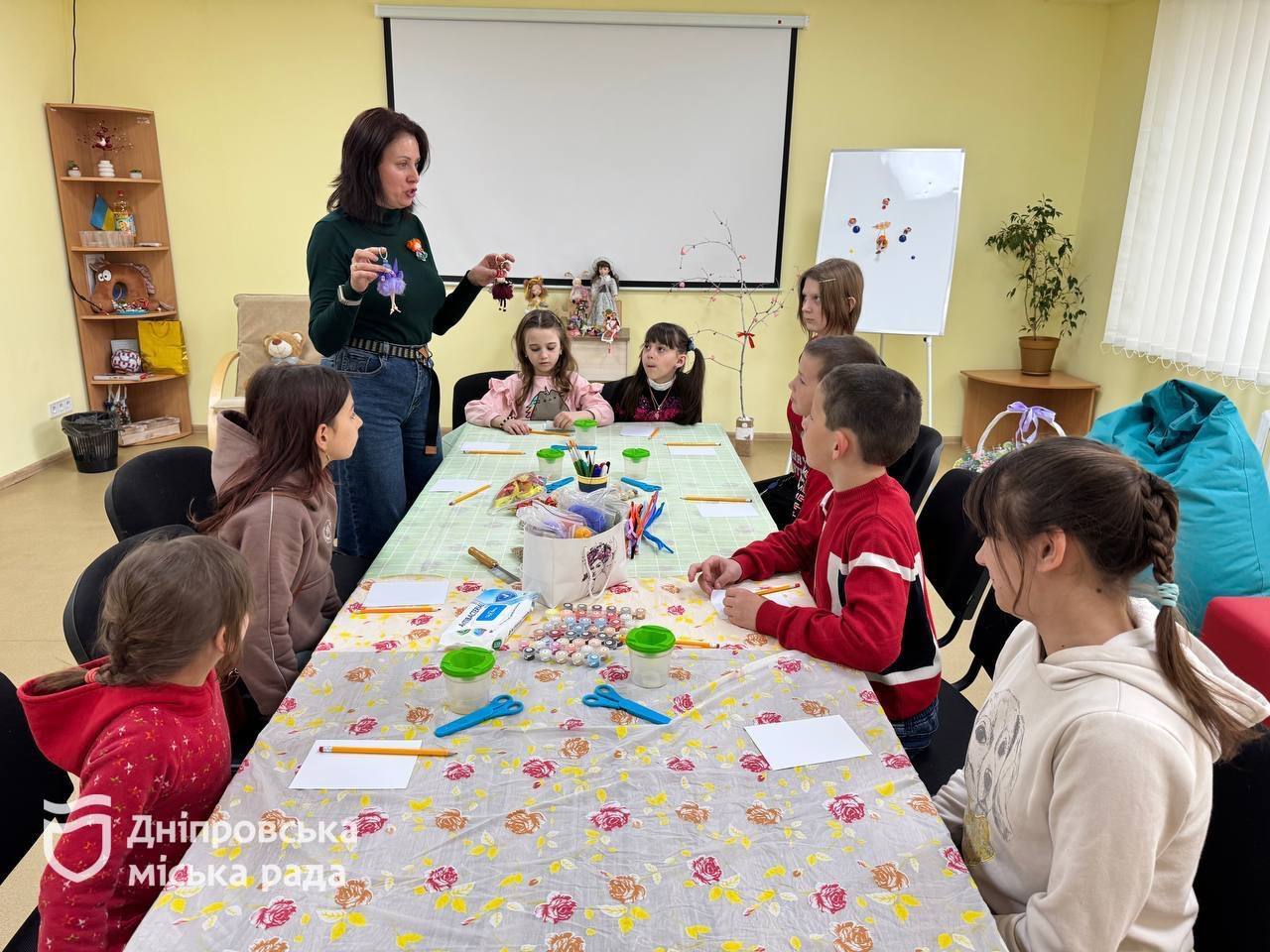 У Дніпрі провели майстер-клас з виготовлення ляльок для дітей