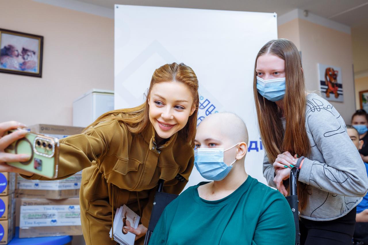 Фонди Тіни Кароль і МХП передали Дніпру сучасне медобладнання для дітей з онкозахворюваннями