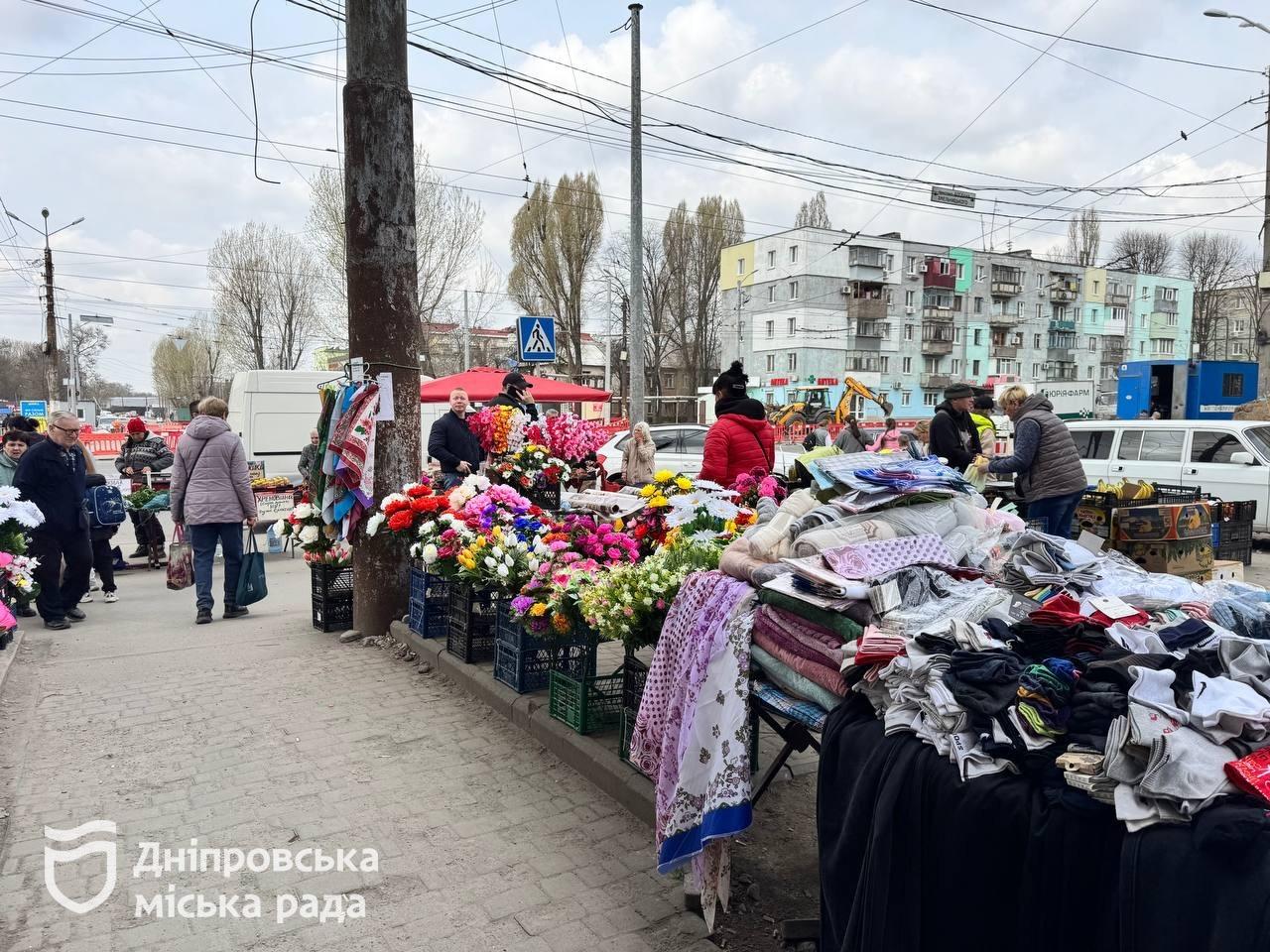 У Дніпрі нагадують про штрафи за незаконну торгівлю ритуальною продукцією