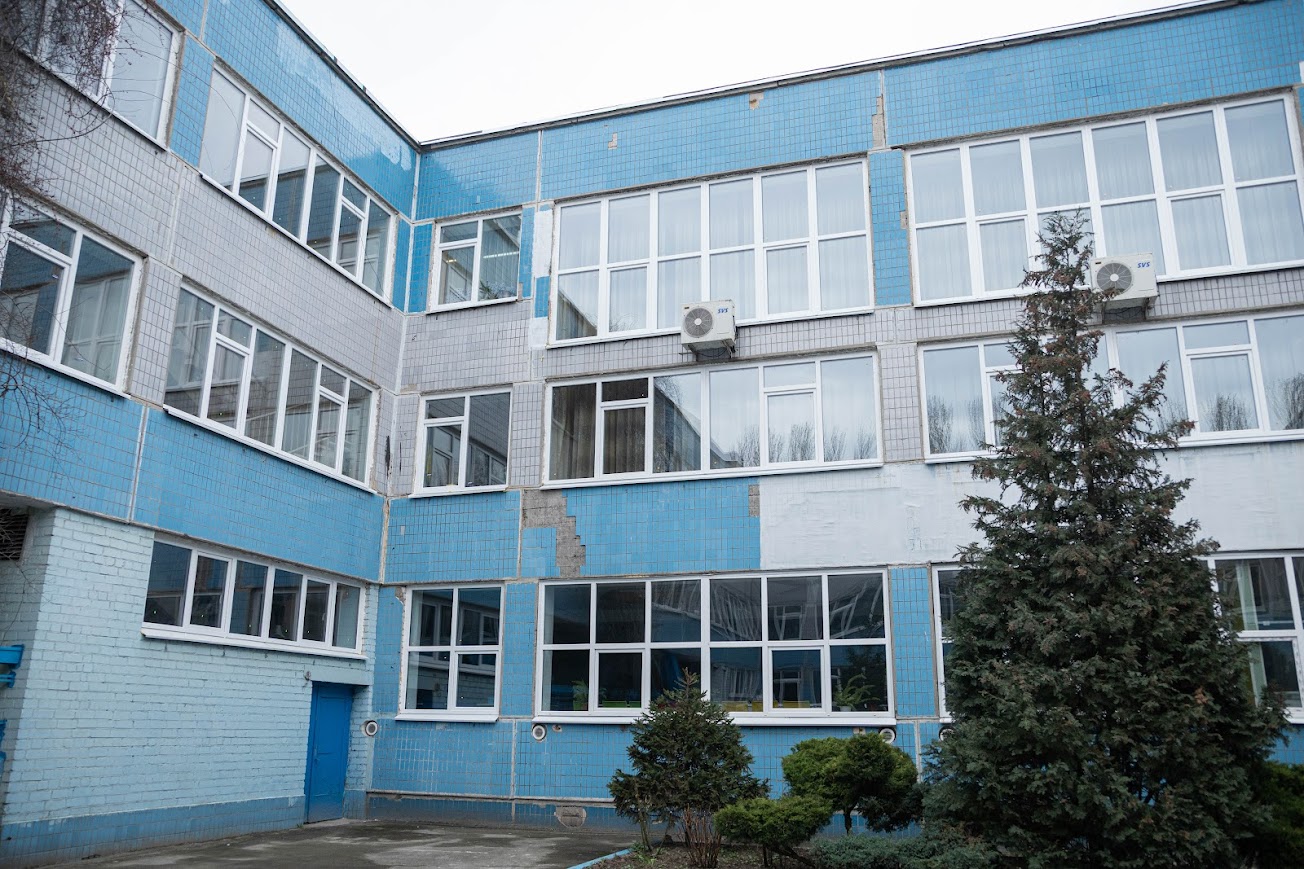 У Дніпрі ліцей №138 відновив навчання після обстрілів