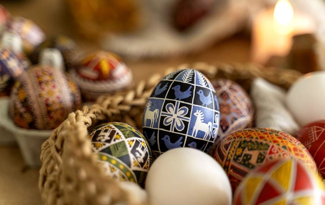 Як правильно фарбувати великодні яйця у 2026 році: кількість і кольори