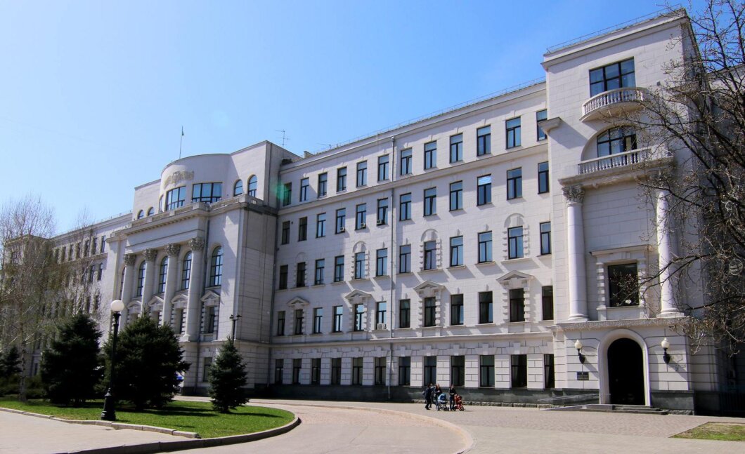 Обурення ветеранів почув голова Дніпропетровської облради Микола Лукашук: воїни прийдуть на сесію 6 травня, аби поставити жорсткі питання Краснову-молодшому