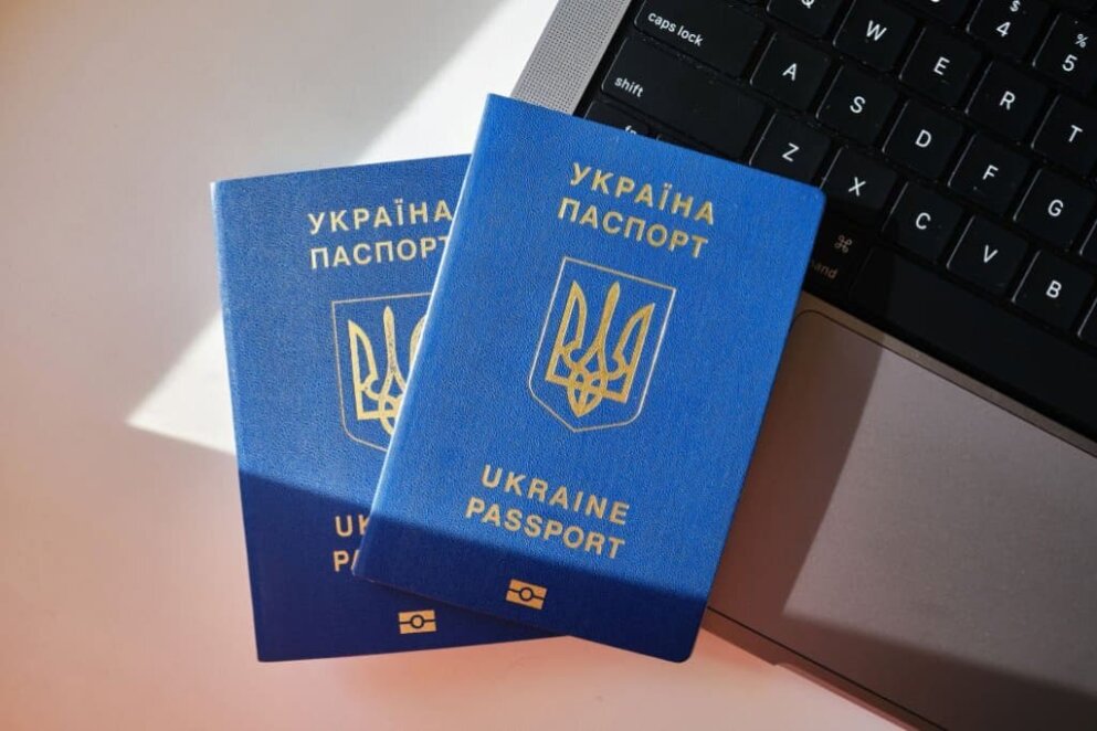 В Україні можна одночасно оформити ID-картку та закордонний паспорт