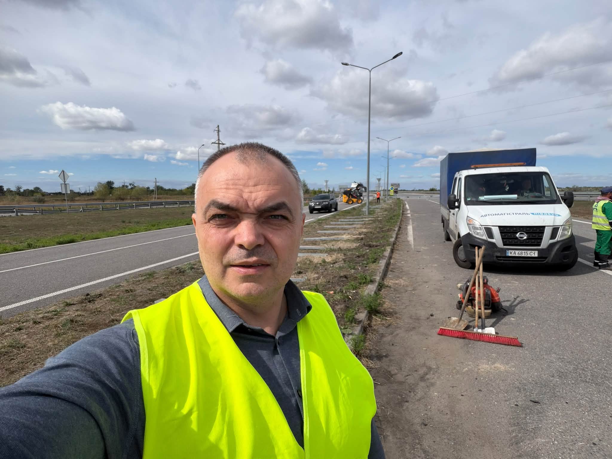 На Дніпропетровщині відкрили прямий проїзд на дорозі Н-31