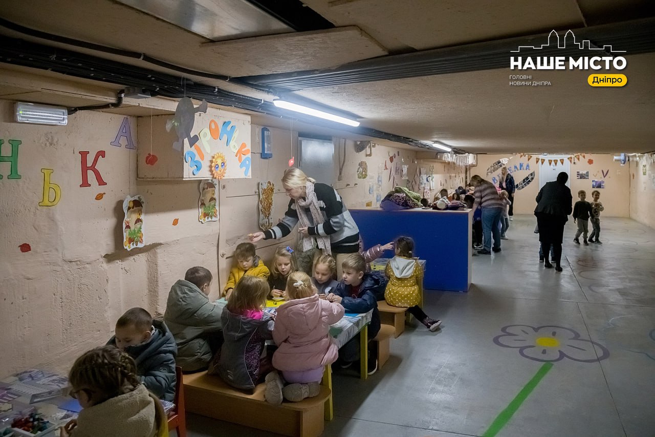 Кабмін обмежив доступ сторонніх до шкільних та дитсадкових укриттів