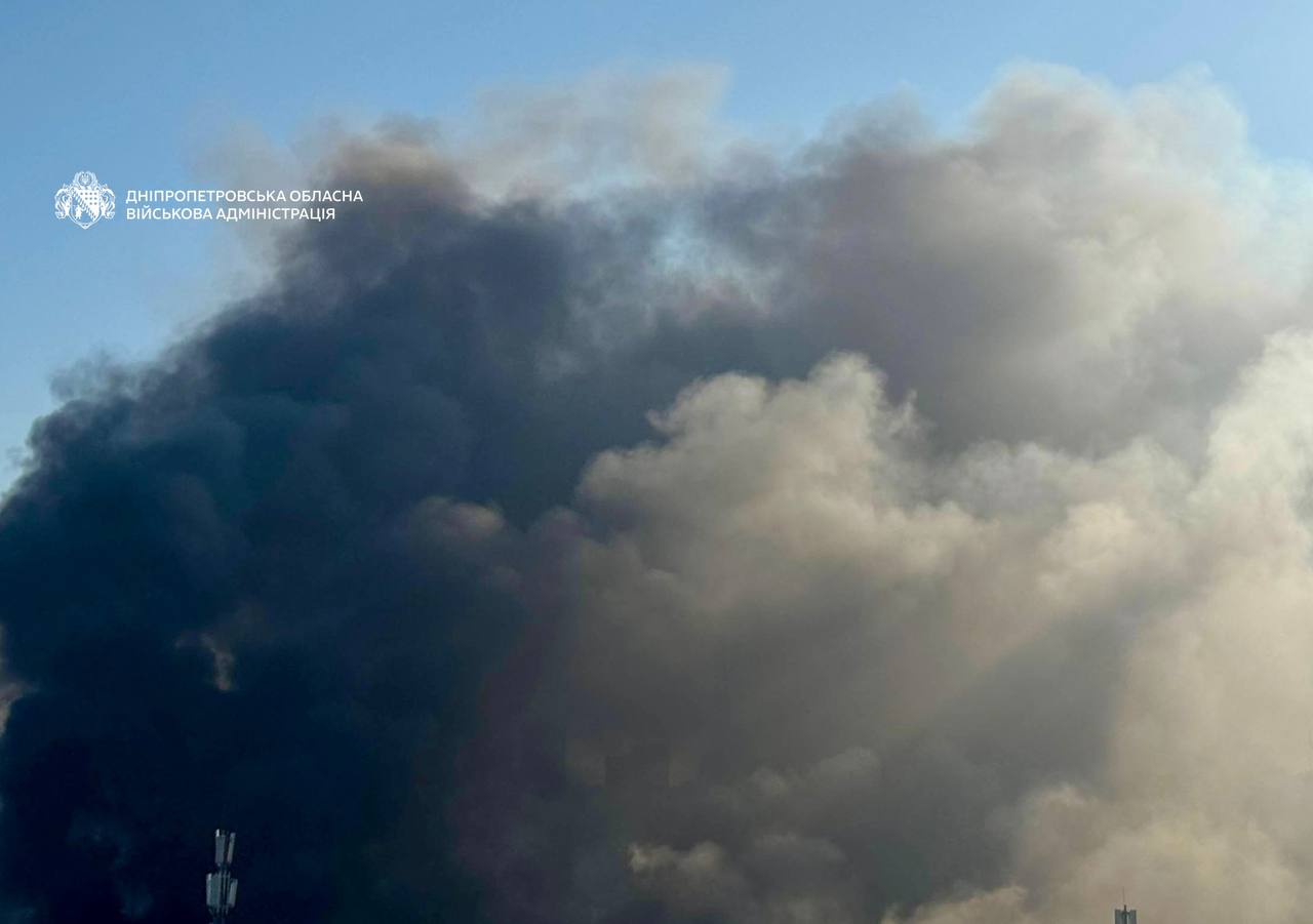 У центрі Дніпра стався вибух і пожежа 4 жовтня
